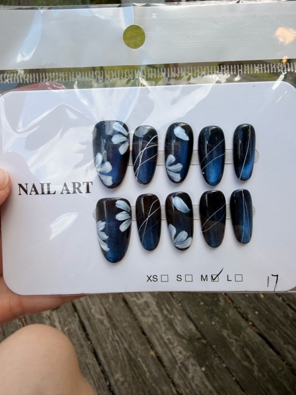 Nail Art Press-On Nails in Dark Blue with White Floral Design
